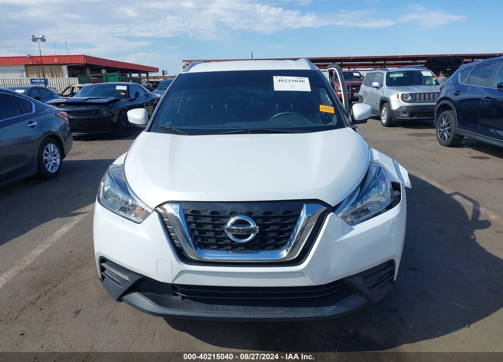 2018 NISSAN KICKS SV VIN: 3N1CP5CU2JL518137