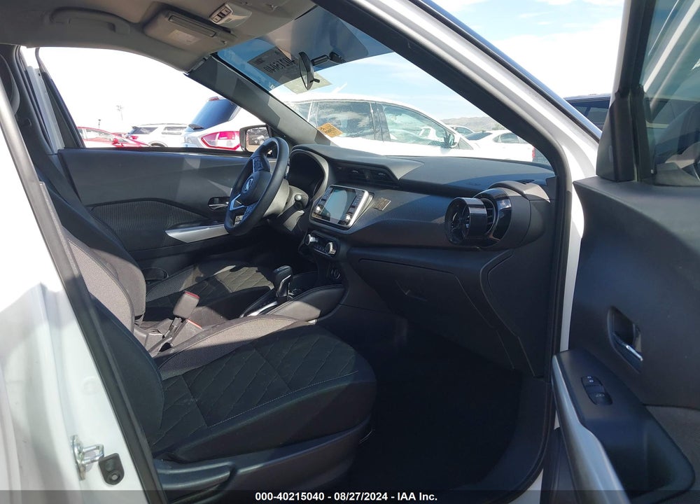 2018 NISSAN KICKS SV VIN: 3N1CP5CU2JL518137