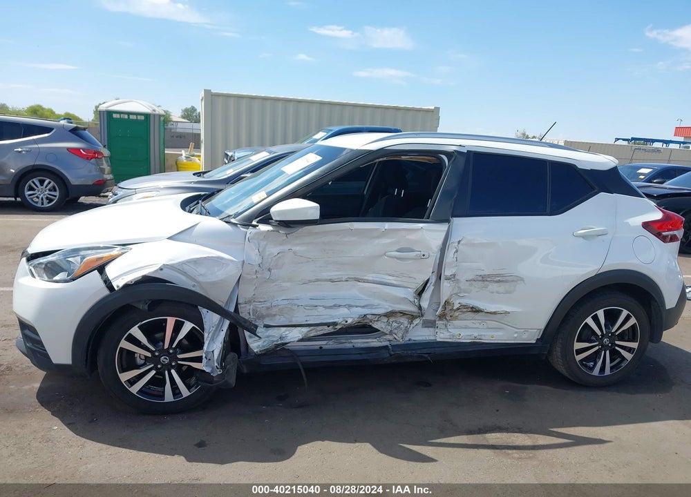 2018 NISSAN KICKS SV VIN: 3N1CP5CU2JL518137