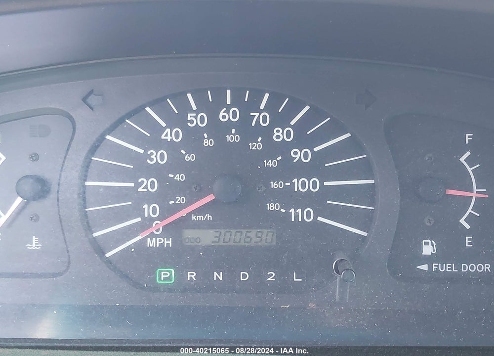 2000 TOYOTA SIENNA CE VIN: 4T3ZF19C2YU236584