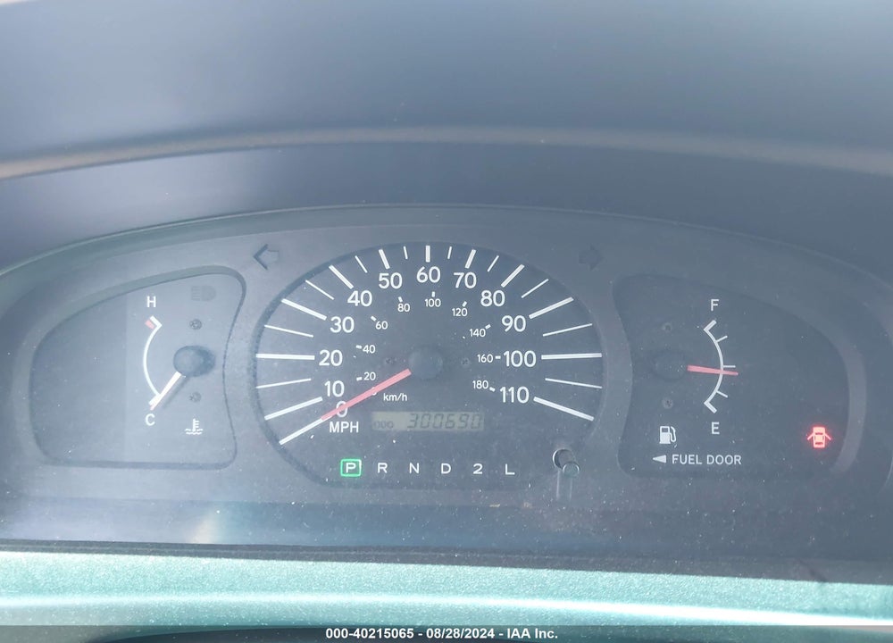 2000 TOYOTA SIENNA CE VIN: 4T3ZF19C2YU236584