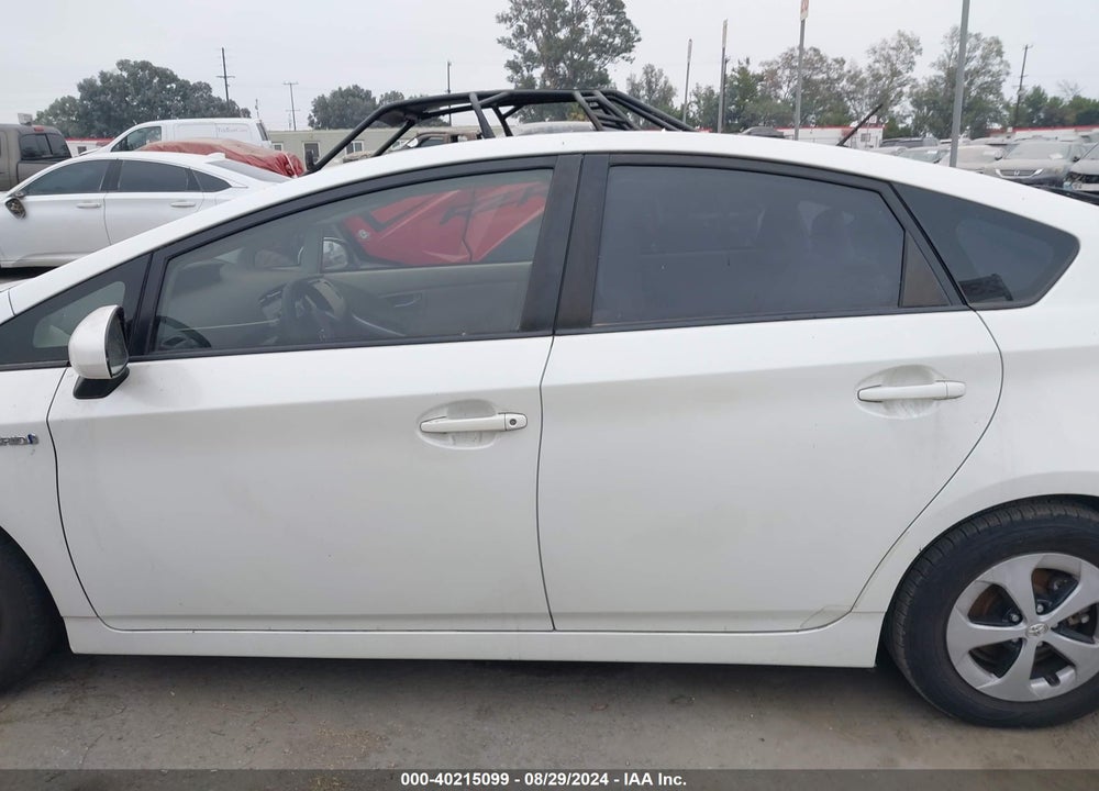 2015 TOYOTA PRIUS TWO VIN: JTDKN3DU8F1900009