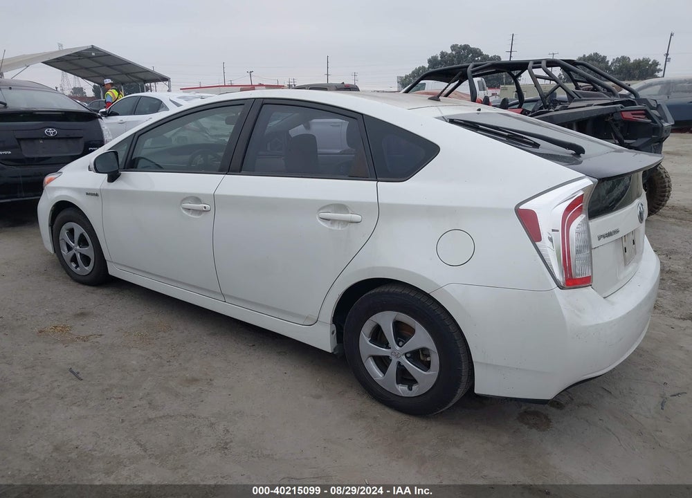 2015 TOYOTA PRIUS TWO VIN: JTDKN3DU8F1900009