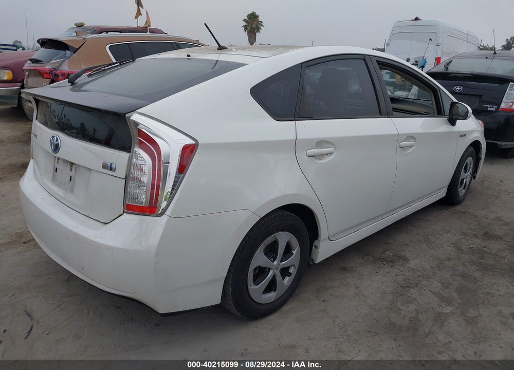 2015 TOYOTA PRIUS TWO VIN: JTDKN3DU8F1900009