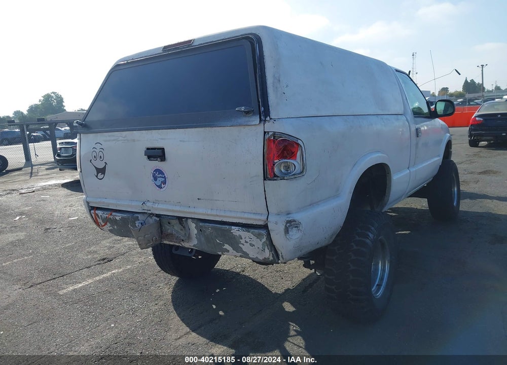 1998 GMC SONOMA SLS VIN: 1GTDT14XXWK520404