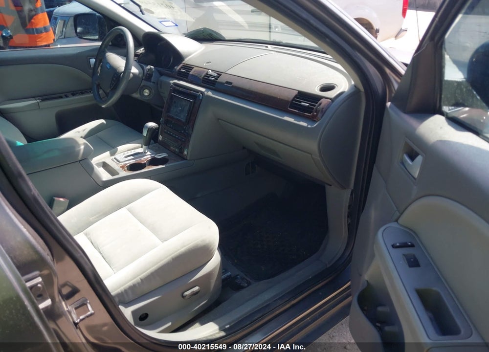 2005 FORD FIVE HUNDRED SEL VIN: 1FAFP24195G140637