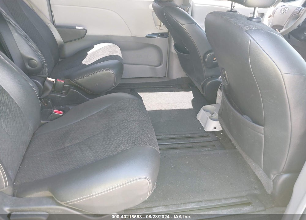 2014 TOYOTA SIENNA SE 8 PASSENGER VIN: 5TDXK3DC1ES455958