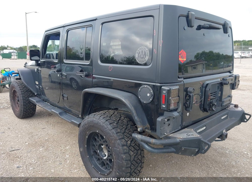 2015 JEEP WRANGLER UNLIMITED SAHARA VIN: 1C4HJWEG8FL770141