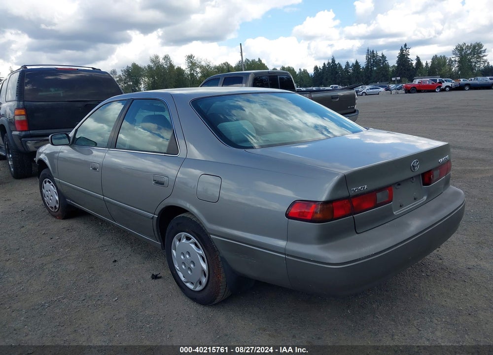 1999 TOYOTA CAMRY LE VIN: JT2BG22K2X0331650