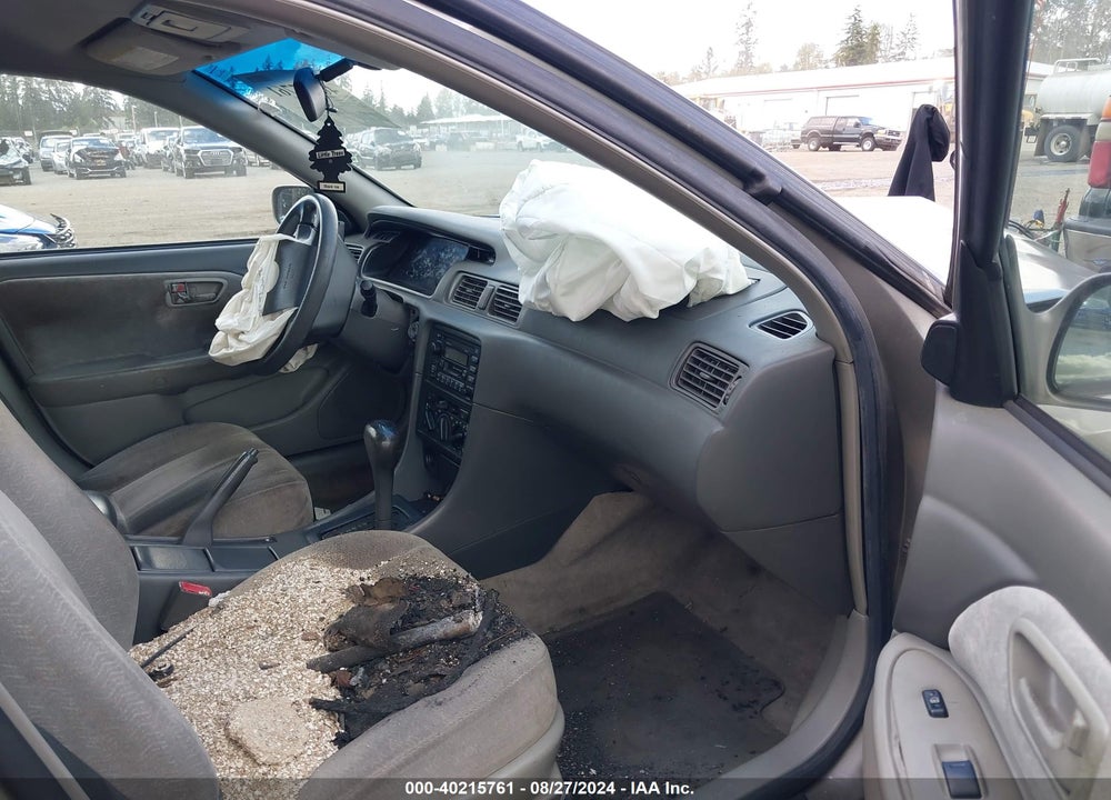 1999 TOYOTA CAMRY LE VIN: JT2BG22K2X0331650
