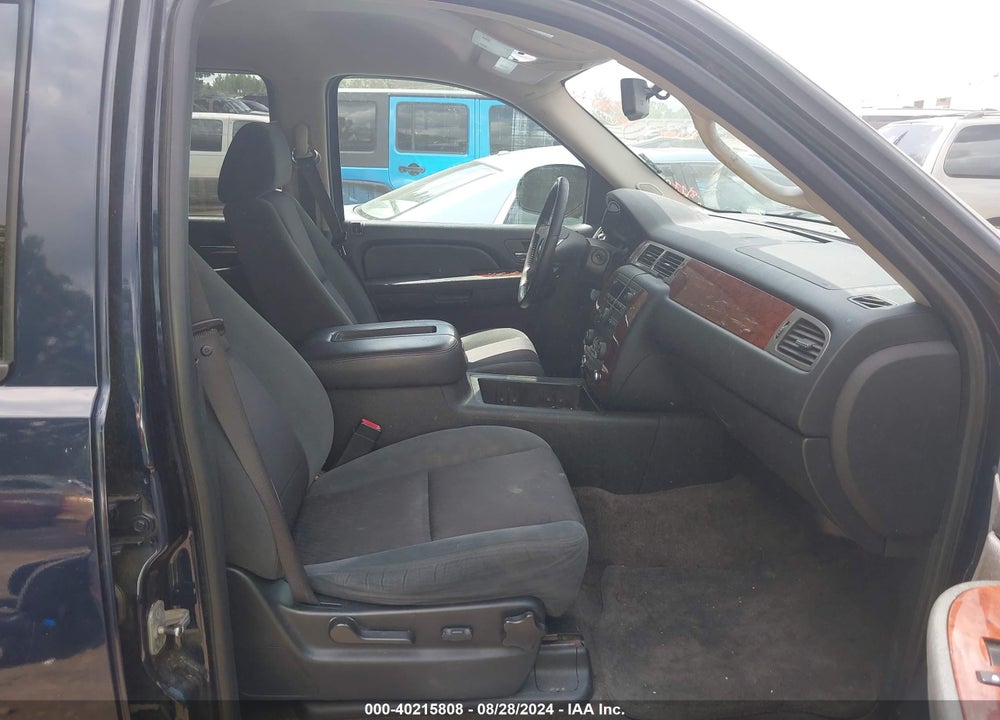 2009 CHEVROLET TAHOE LT1 VIN: 1GNFK23049R132061