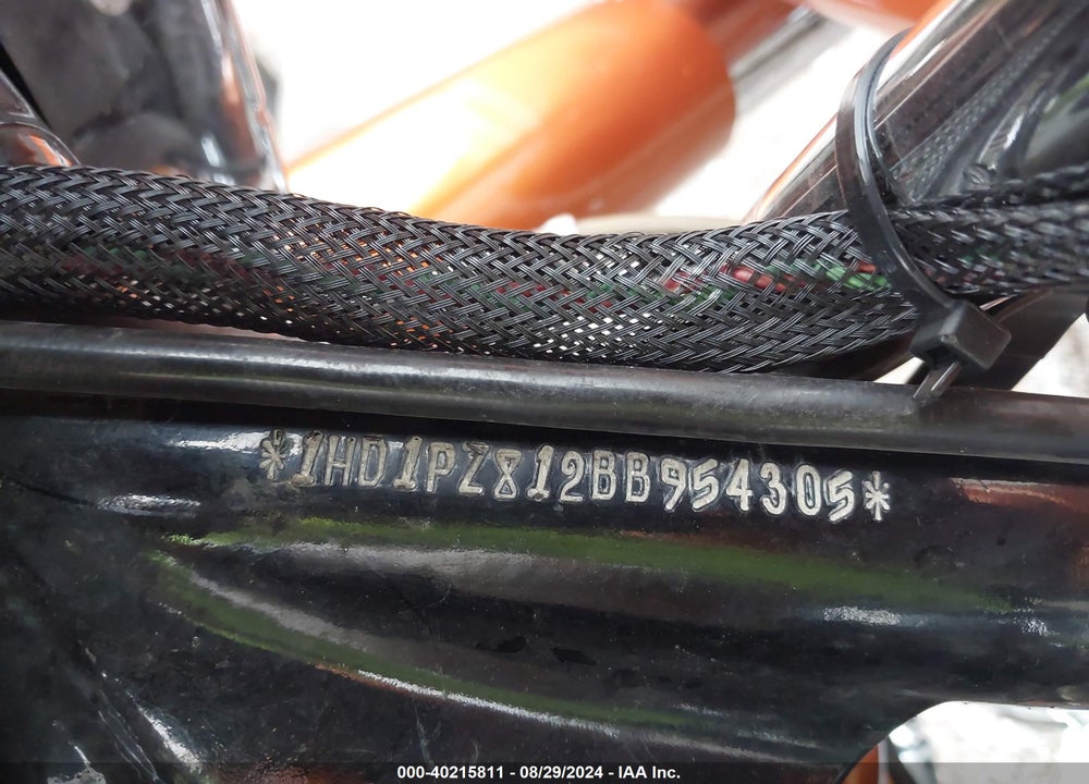 2011 HARLEY-DAVIDSON FLHXSE2 VIN: 1HD1PZ812BB954305