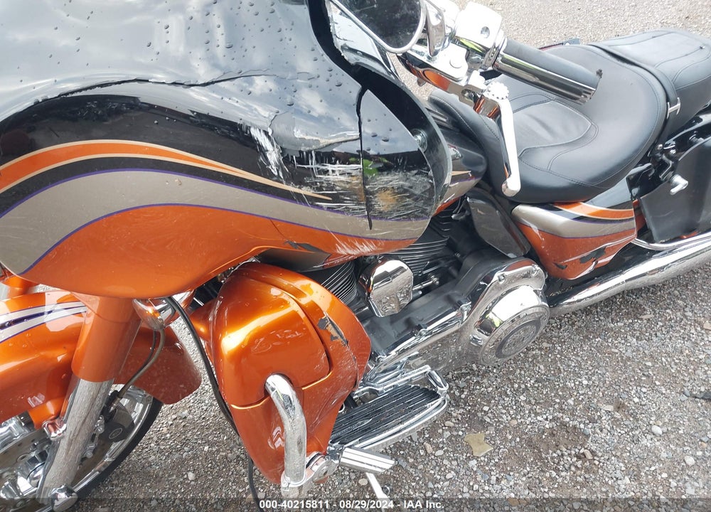 2011 HARLEY-DAVIDSON FLHXSE2 VIN: 1HD1PZ812BB954305