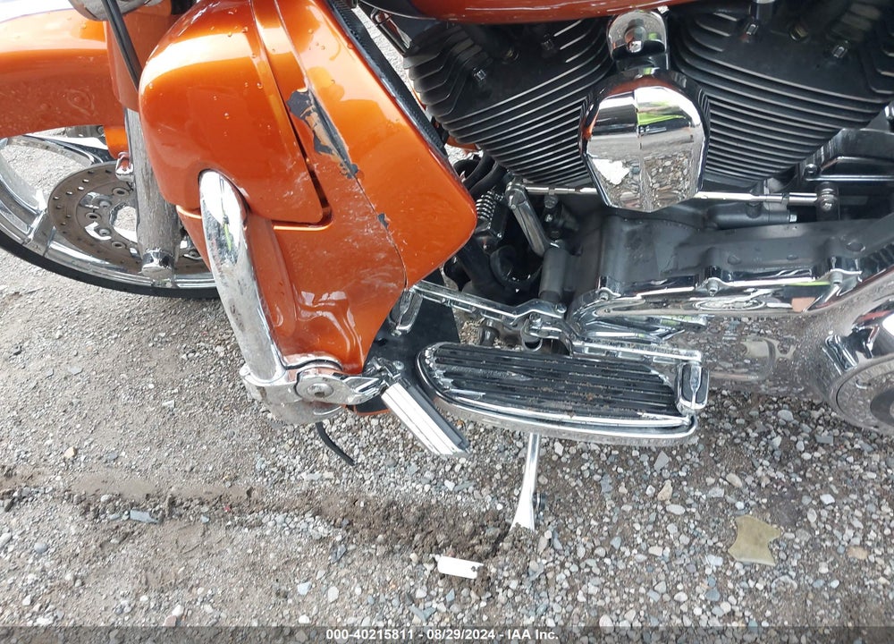 2011 HARLEY-DAVIDSON FLHXSE2 VIN: 1HD1PZ812BB954305