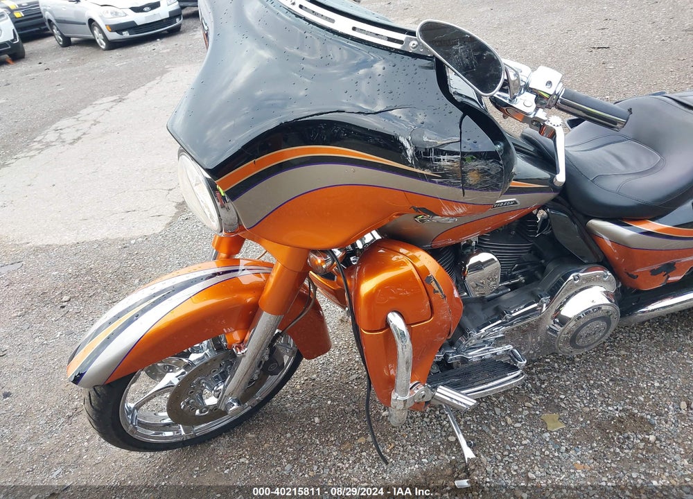 2011 HARLEY-DAVIDSON FLHXSE2 VIN: 1HD1PZ812BB954305