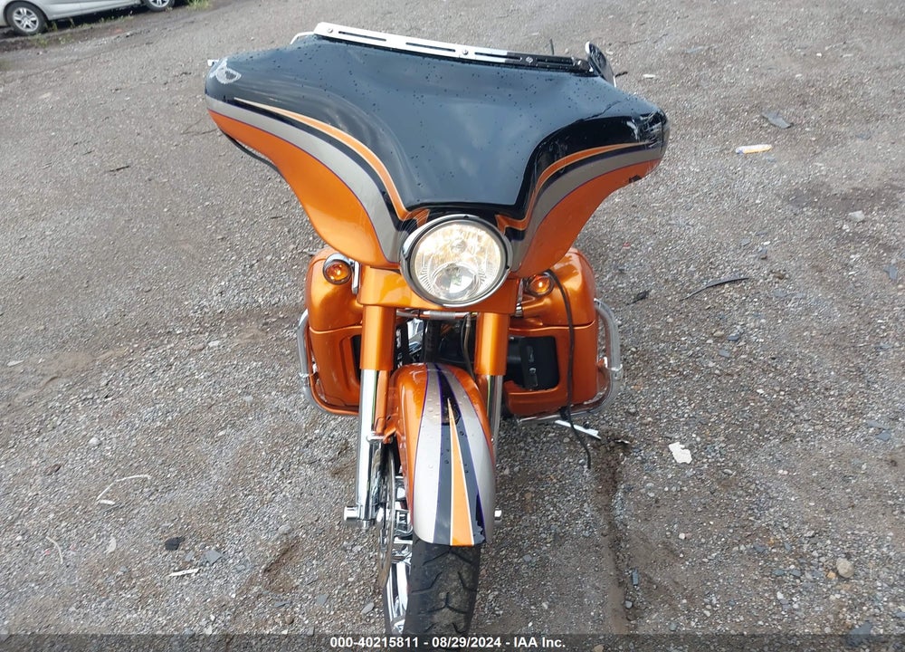 2011 HARLEY-DAVIDSON FLHXSE2 VIN: 1HD1PZ812BB954305
