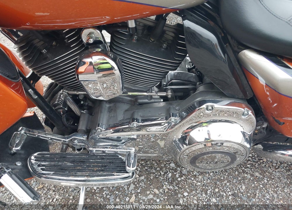 2011 HARLEY-DAVIDSON FLHXSE2 VIN: 1HD1PZ812BB954305