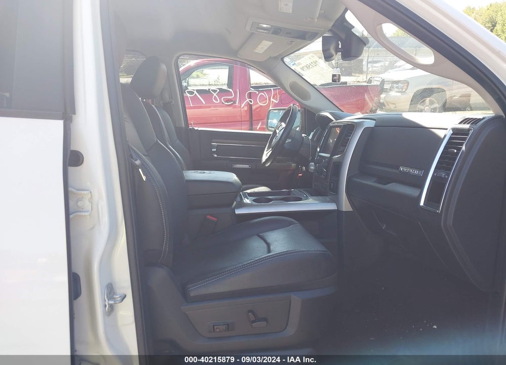 2017 RAM 1500 LAIE QUAD CAB 4X4 6'4 BOX VIN: 1C6RR7JT5HS760642
