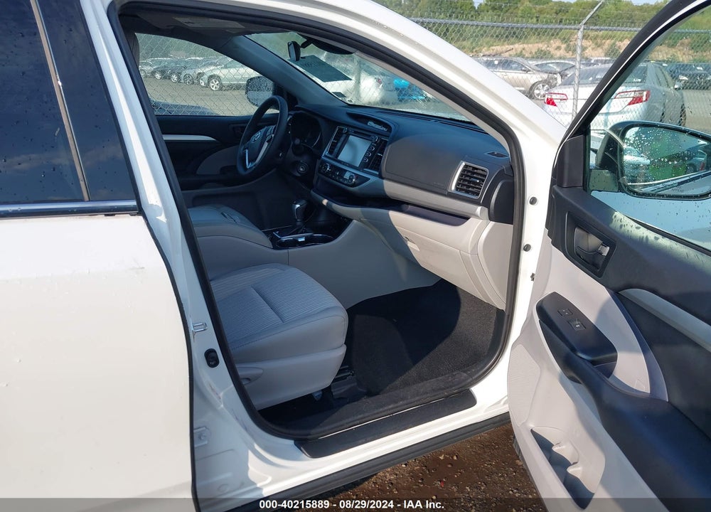 2019 TOYOTA HIGHLANDER LE PLUS VIN: 5TDBZRFH2KS969234