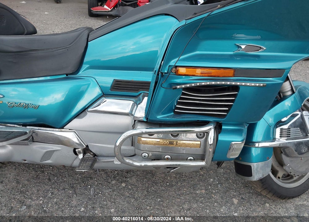 1992 HONDA GL1500 SE VIN: 1HFSC2237NA400194