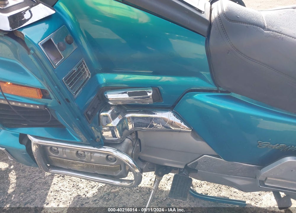 1992 HONDA GL1500 SE VIN: 1HFSC2237NA400194