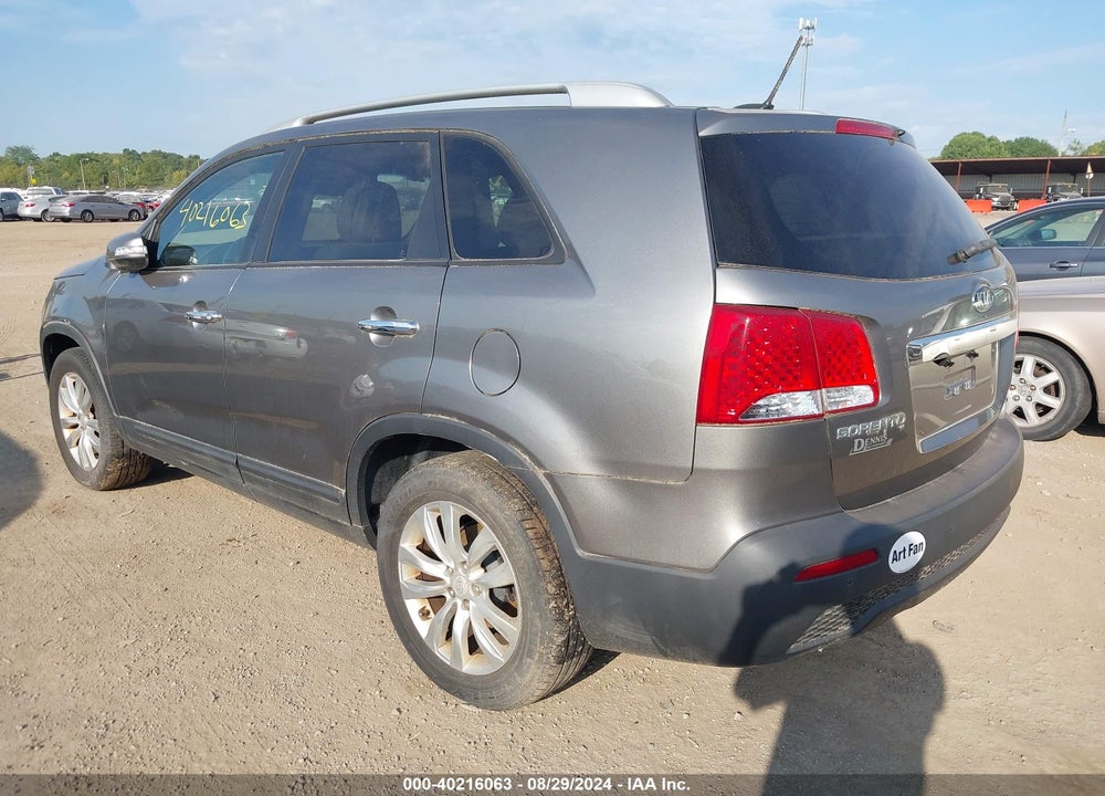 2011 KIA SORENTO LX V6 VIN: 5XYKT4A25BG121286