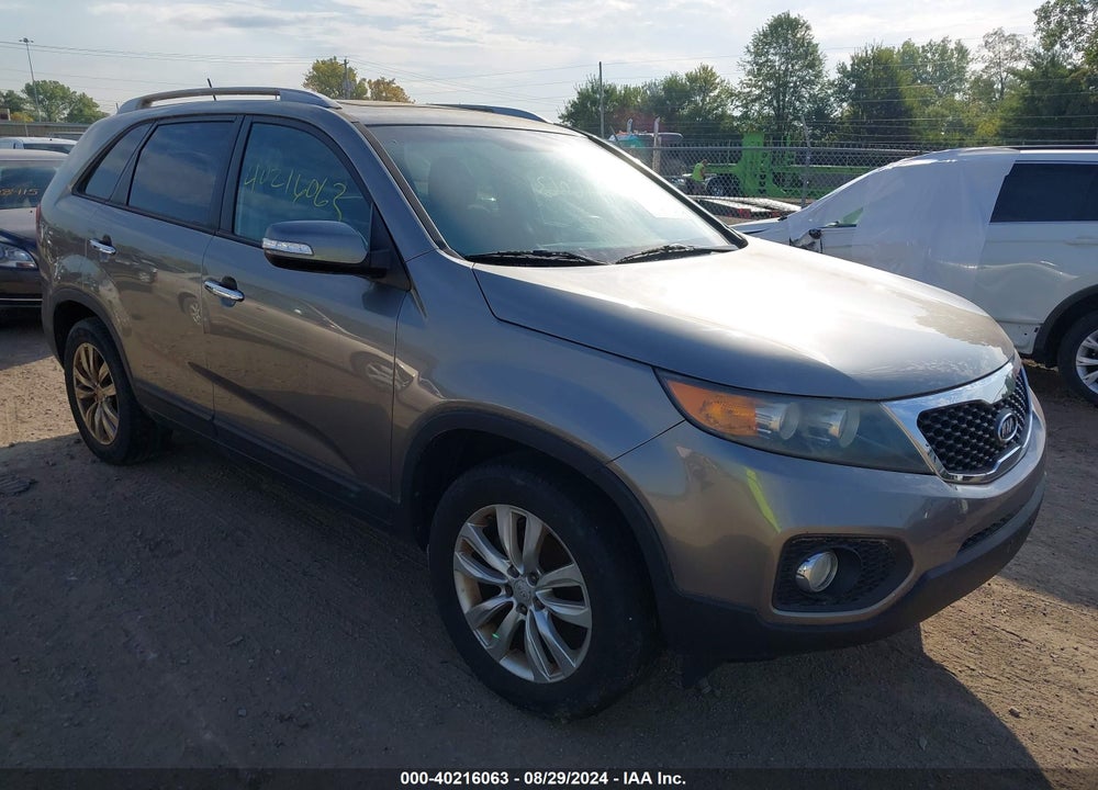 2011 KIA SORENTO LX V6 VIN: 5XYKT4A25BG121286