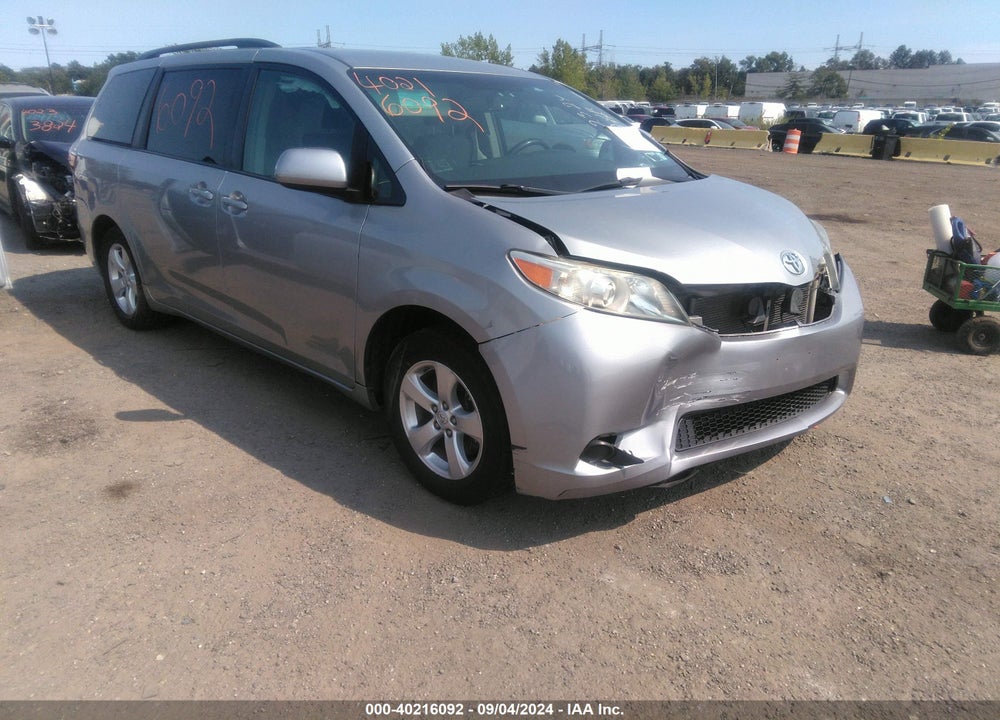 2015 TOYOTA SIENNA LE 8 PASSENGER VIN: 5TDKK3DC6FS601671