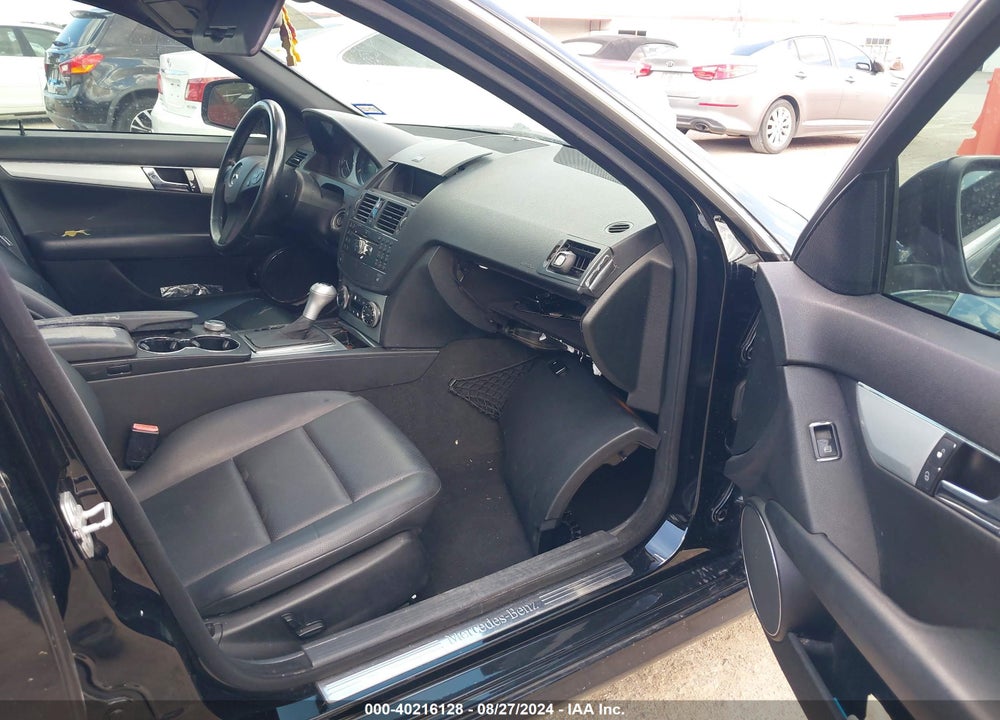 2008 MERCEDES-BENZ C 300 LUXURY/SPORT VIN: WDDGF54X28R015971