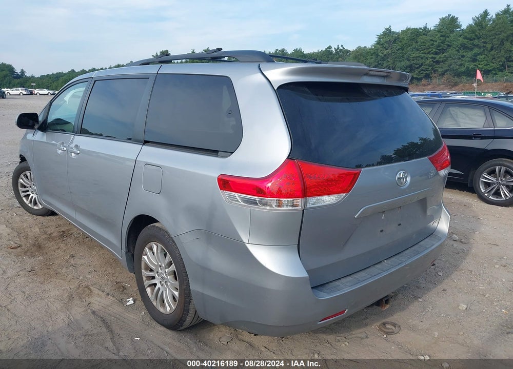 2012 TOYOTA SIENNA XLE V6 8 PASSENGER VIN: 5TDYK3DC0CS274058
