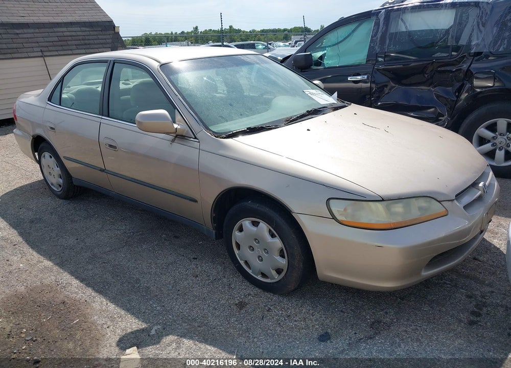 2000 HONDA ACCORD 2.3 LX VIN: 1HGCG5642YA017647