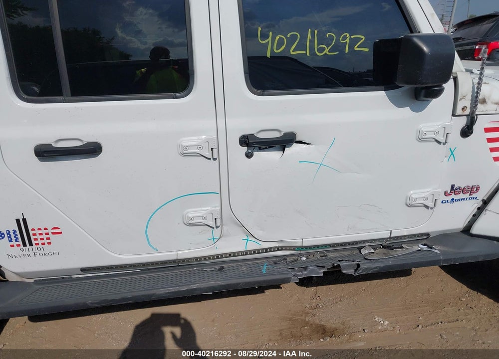 2020 JEEP GLADIATOR OVERLAND 4X4 VIN: 1C6HJTFG3LL122612