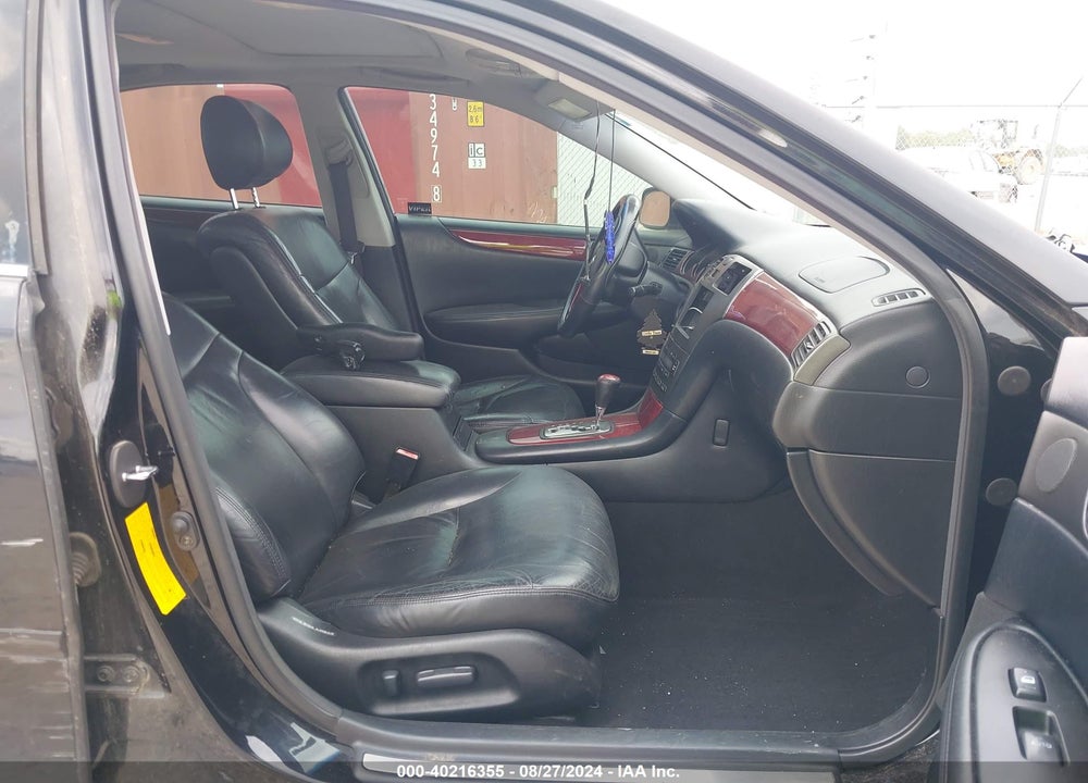 2002 LEXUS ES 300 VIN: JTHBF30G825028610