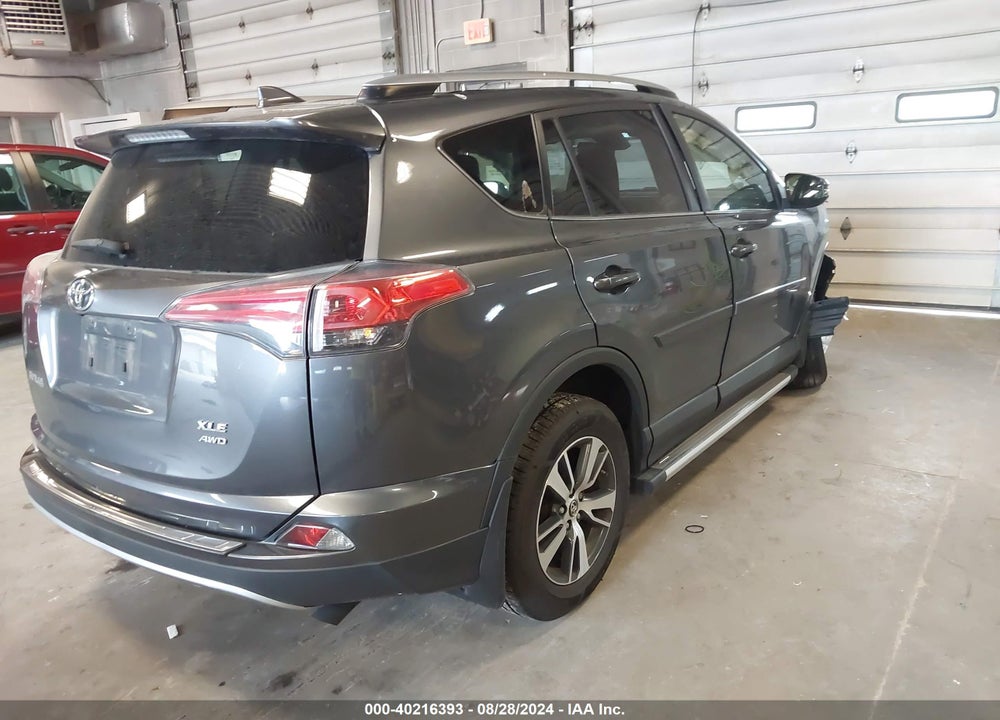 2017 TOYOTA RAV4 XLE VIN: JTMRFREV2HJ116997