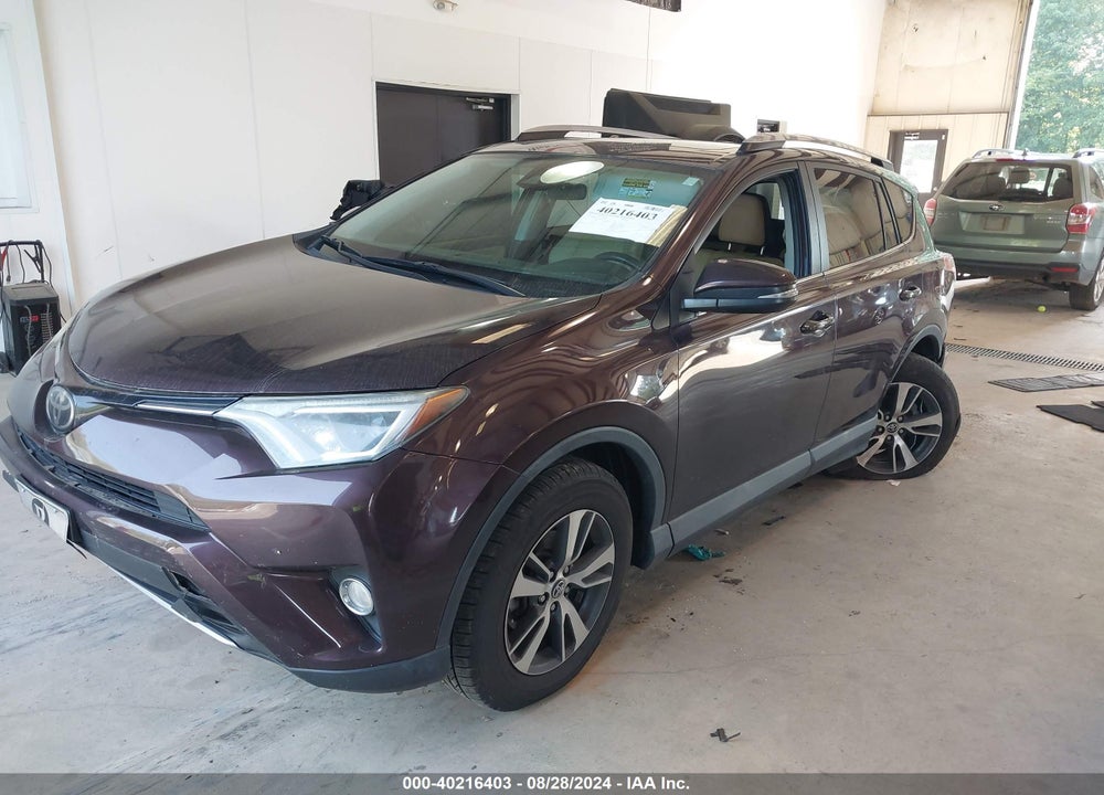 2017 TOYOTA RAV4 XLE VIN: 2T3RFREV2HW546028