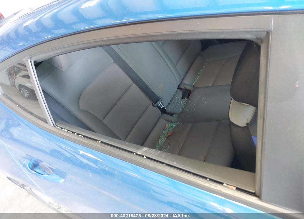 2017 HYUNDAI ELANTRA SE VIN: KMHD84LF4HU142126