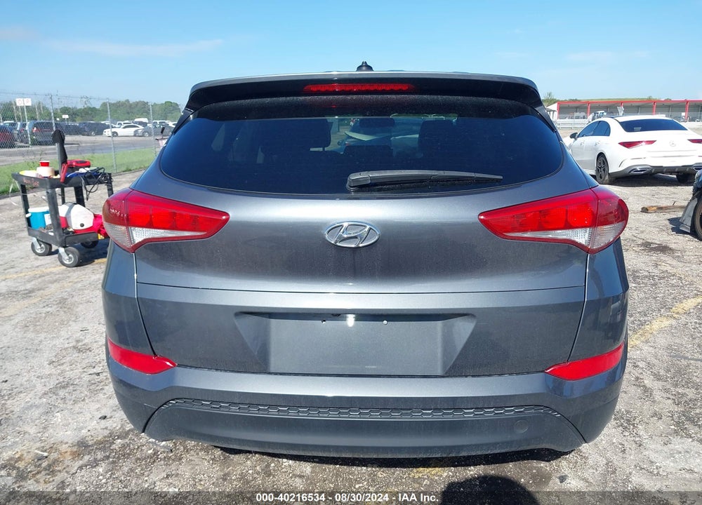 2017 HYUNDAI TUCSON SE VIN: KM8J23A41HU396098