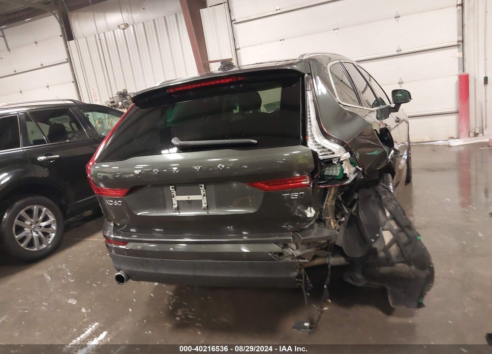 2018 VOLVO XC60 T5 MOMENTUM VIN: LYV102RK4JB106234