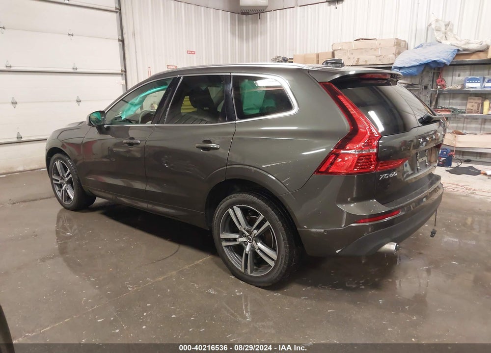 2018 VOLVO XC60 T5 MOMENTUM VIN: LYV102RK4JB106234