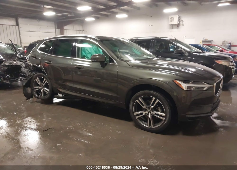 2018 VOLVO XC60 T5 MOMENTUM VIN: LYV102RK4JB106234