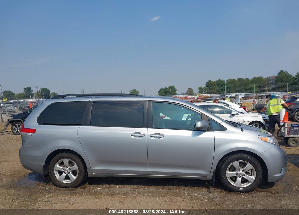 2014 TOYOTA SIENNA LE V6 8 PASSENGER VIN: 5TDKK3DC9ES513759