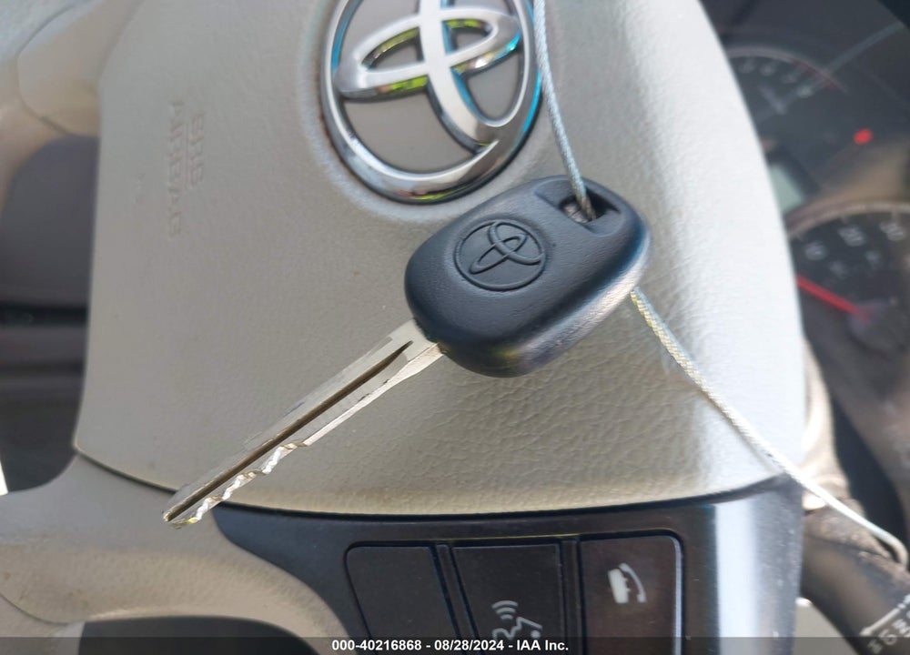 2014 TOYOTA SIENNA LE V6 8 PASSENGER VIN: 5TDKK3DC9ES513759