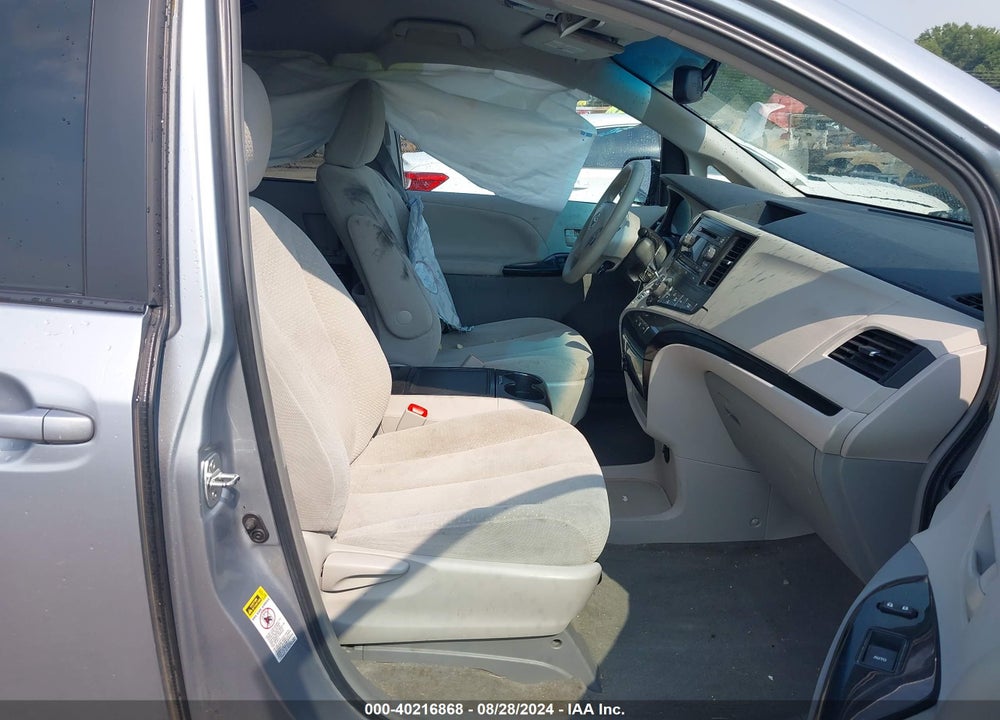 2014 TOYOTA SIENNA LE V6 8 PASSENGER VIN: 5TDKK3DC9ES513759