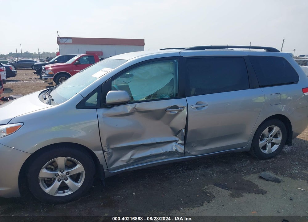 2014 TOYOTA SIENNA LE V6 8 PASSENGER VIN: 5TDKK3DC9ES513759