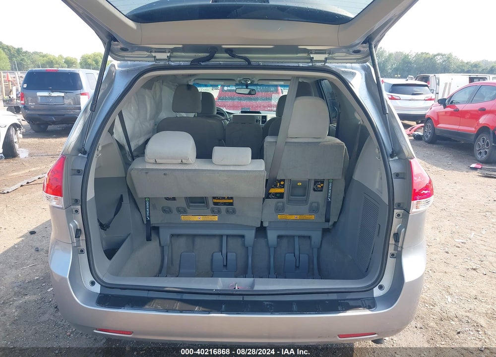 2014 TOYOTA SIENNA LE V6 8 PASSENGER VIN: 5TDKK3DC9ES513759