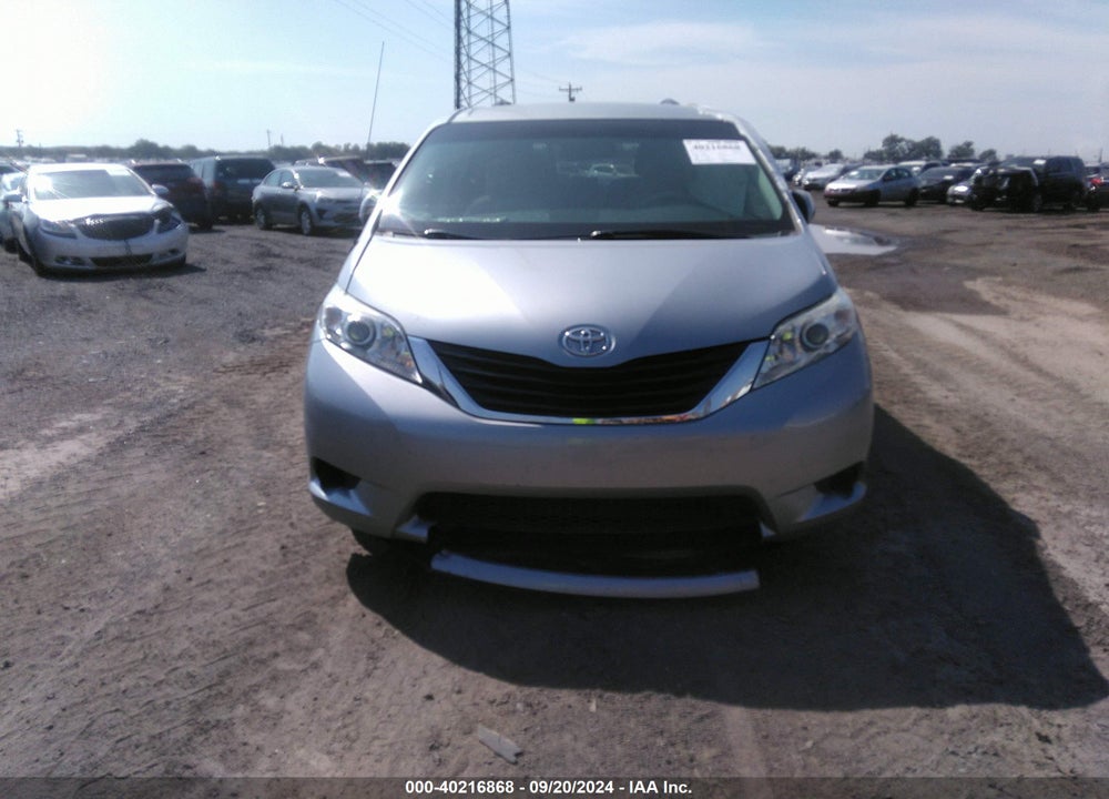 2014 TOYOTA SIENNA LE V6 8 PASSENGER VIN: 5TDKK3DC9ES513759