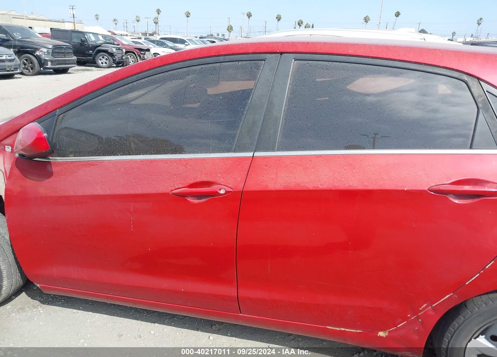 2017 HYUNDAI ELANTRA GT VIN: KMHD35LH8HU380843