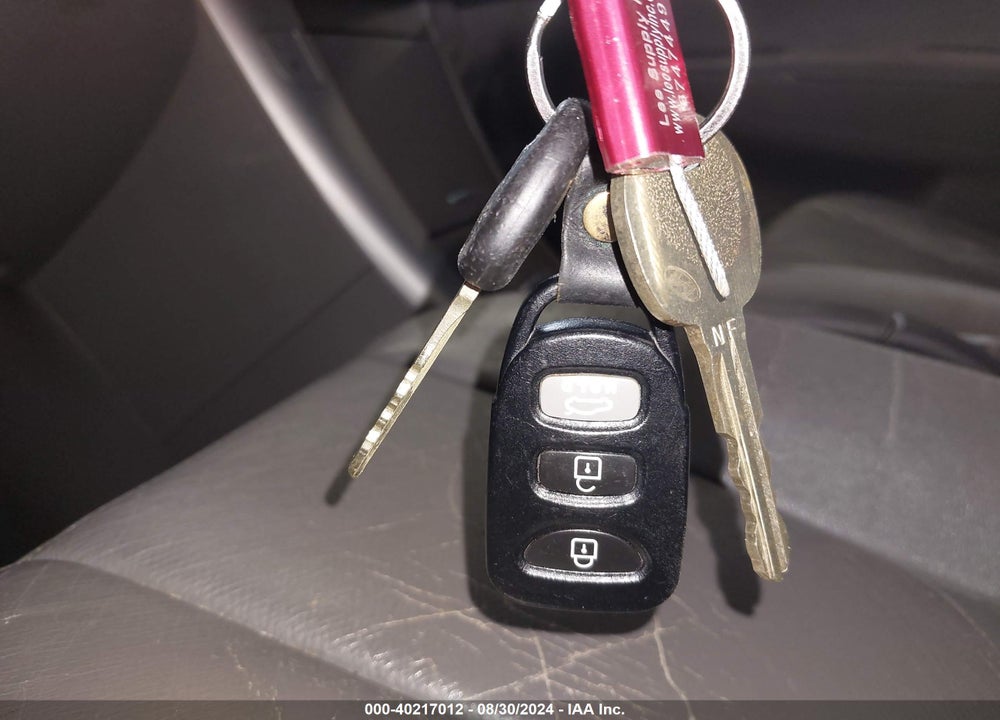 2010 HYUNDAI SONATA LIMITED V6 VIN: 5NPEU4AF9AH640085