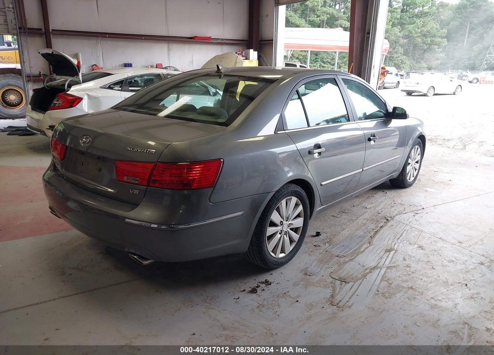 2010 HYUNDAI SONATA LIMITED V6 VIN: 5NPEU4AF9AH640085