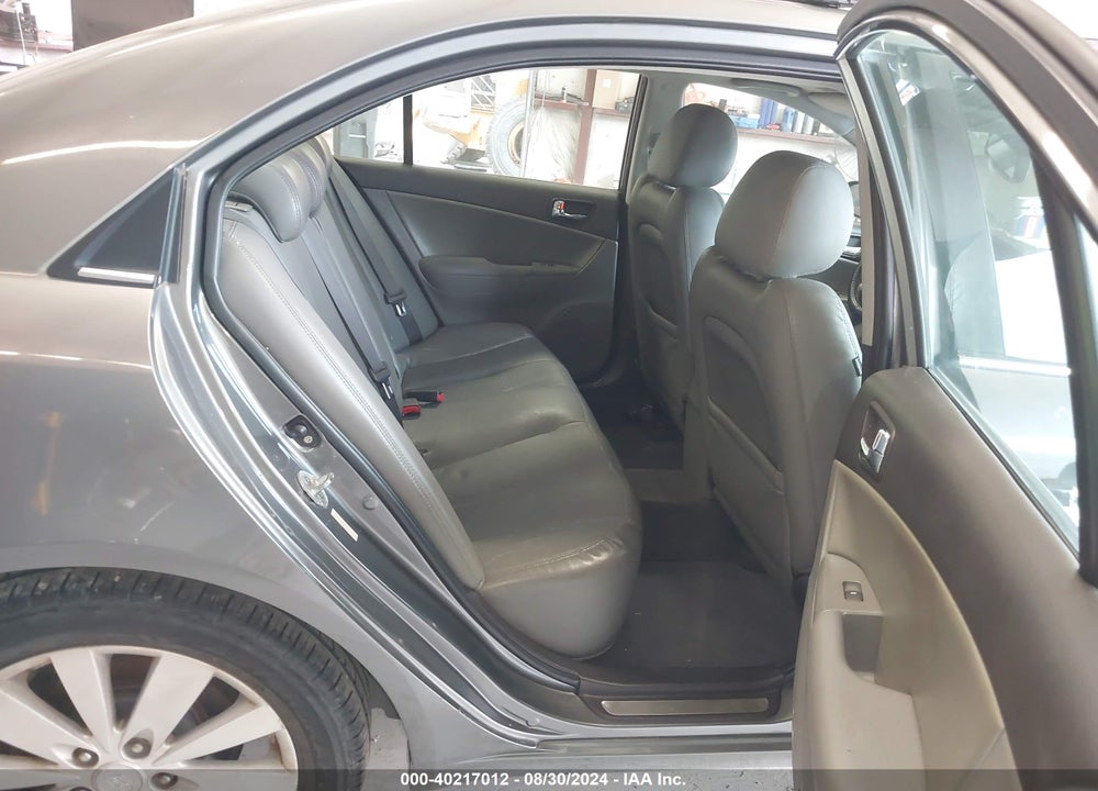 2010 HYUNDAI SONATA LIMITED V6 VIN: 5NPEU4AF9AH640085